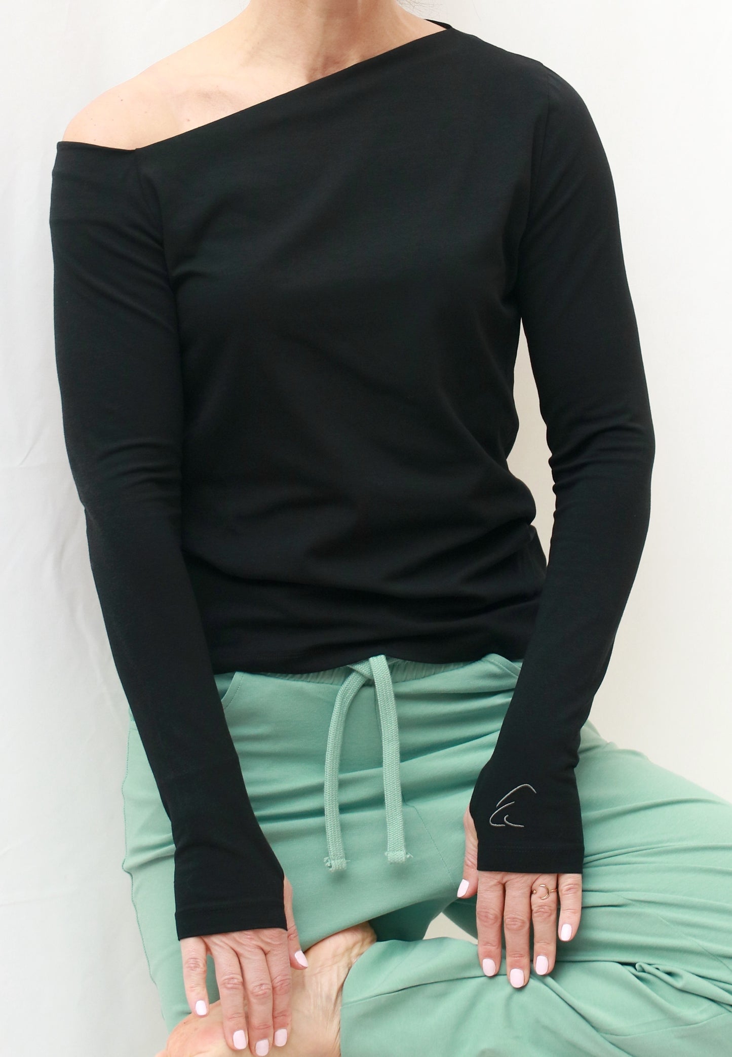 Asymmetrisches One-Shoulder-Shirt Divya